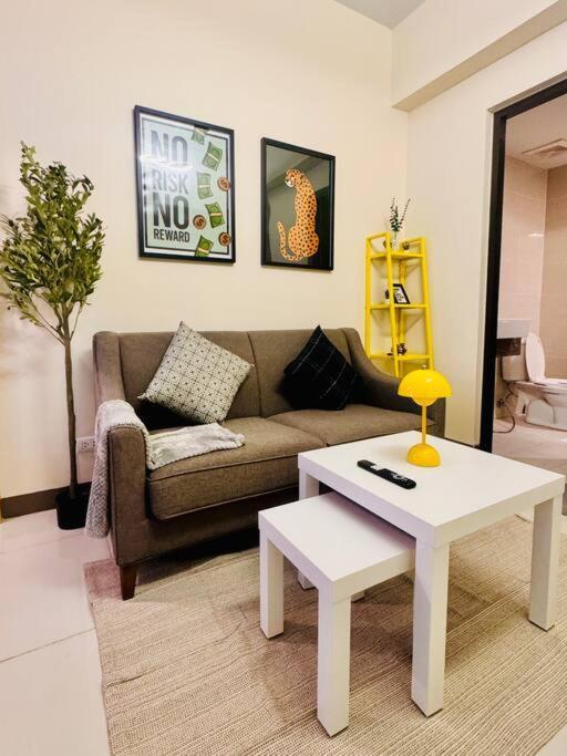 One Uptown Residences Bgc Taguig Exterior photo